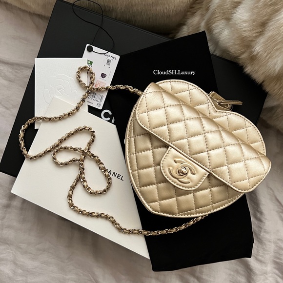 Auth Chanel 22s Large Gold Heart Bag - BNIB - Picture 1 of 12